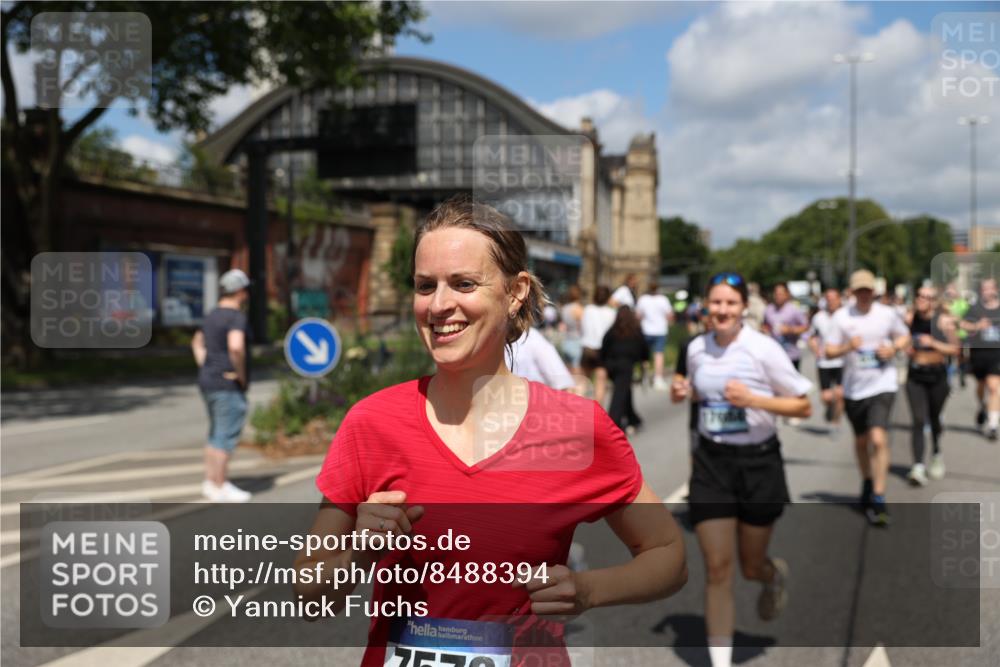 29.06.2025 - hella hamburg halbmarathon Yannick Fuchs http://msf.ph/oto/8488394 29.06.2025 11:36:44 20KM 1118, 1192, 1901, 2534, 3307, 3432, 3653, 3873, 3883, 5564, 5847, 5849, 5876, 6088, 6362, 6363, 6806, 6866, 6876, 7118, 7119, 7244, 7506, 7575, 7576, 7661, 8021, 8198, 8199, 8300, 8301, 8549, 8612, 8674, 8706, 8865, 8866, 9432, 10696, 10835, 11229, 11242, 11550, 11826, 13330, 13970, 13971, 14096, 14608, 14851, 15452, 15453, 15685, 16352, 16388, 16582, 16706, 16916, 17041, 17684, 18269, 18864 meine-sportfotos.de