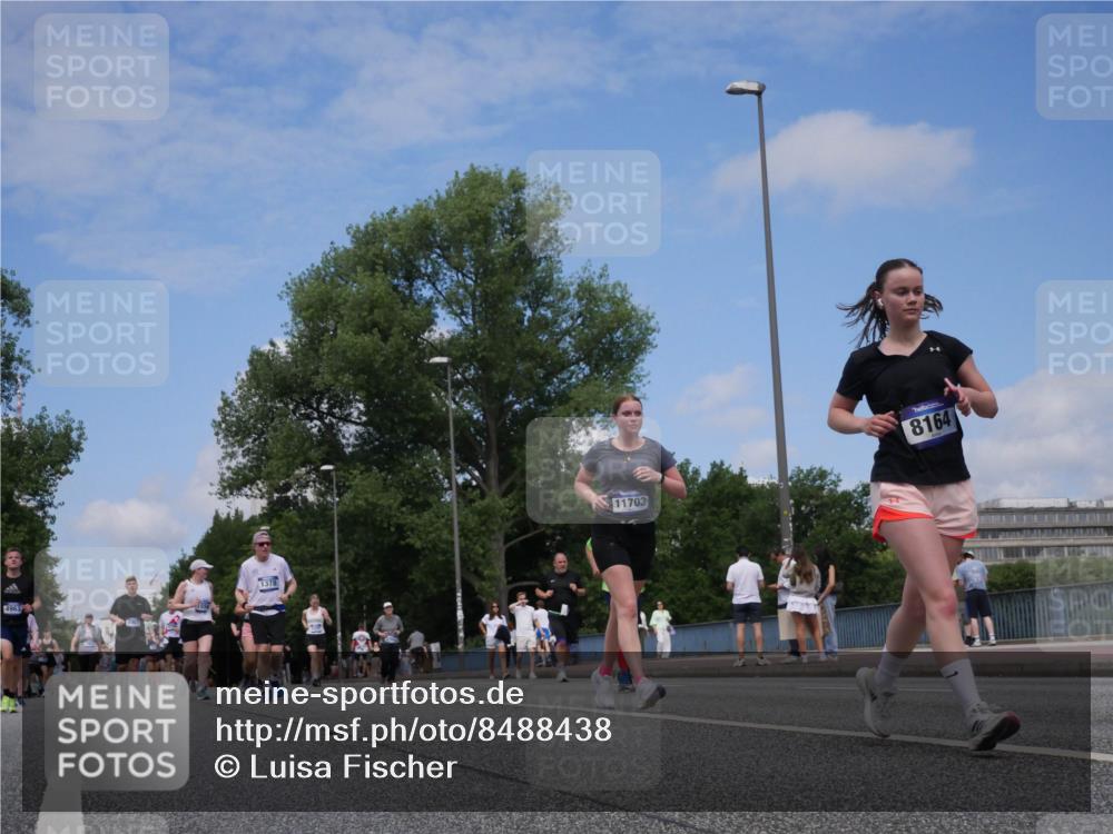 29.06.2025 - hella hamburg halbmarathon Luisa Fischer http://msf.ph/oto/8488438 29.06.2025 11:26:24 Kennedybrücke 1378, 4963, 11703, 8164, 1378, 1556, 3483, 4963, 5945, 6400, 6967, 8164 meine-sportfotos.de