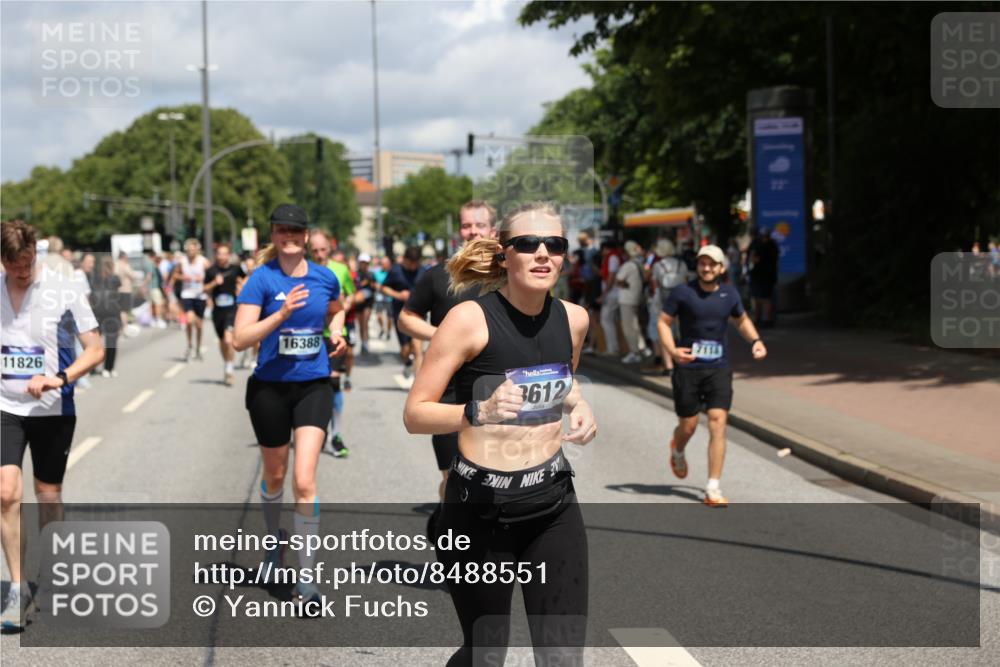 29.06.2025 - hella hamburg halbmarathon Yannick Fuchs http://msf.ph/oto/8488551 29.06.2025 11:36:46 20KM 1118, 1192, 1901, 2534, 3307, 3432, 3653, 3873, 3883, 5564, 5847, 5849, 5876, 6088, 6362, 6363, 6806, 6866, 6876, 7118, 7119, 7244, 7506, 7575, 7576, 7661, 8198, 8199, 8300, 8301, 8549, 8612, 8674, 8706, 8865, 8866, 9432, 9495, 10696, 10835, 11229, 11242, 11550, 11826, 13330, 13970, 13971, 14096, 14558, 14608, 14851, 14915, 15452, 15453, 15617, 15618, 15685, 16352, 16388, 16582, 16706, 16916, 17041, 17684, 18269, 18864 meine-sportfotos.de