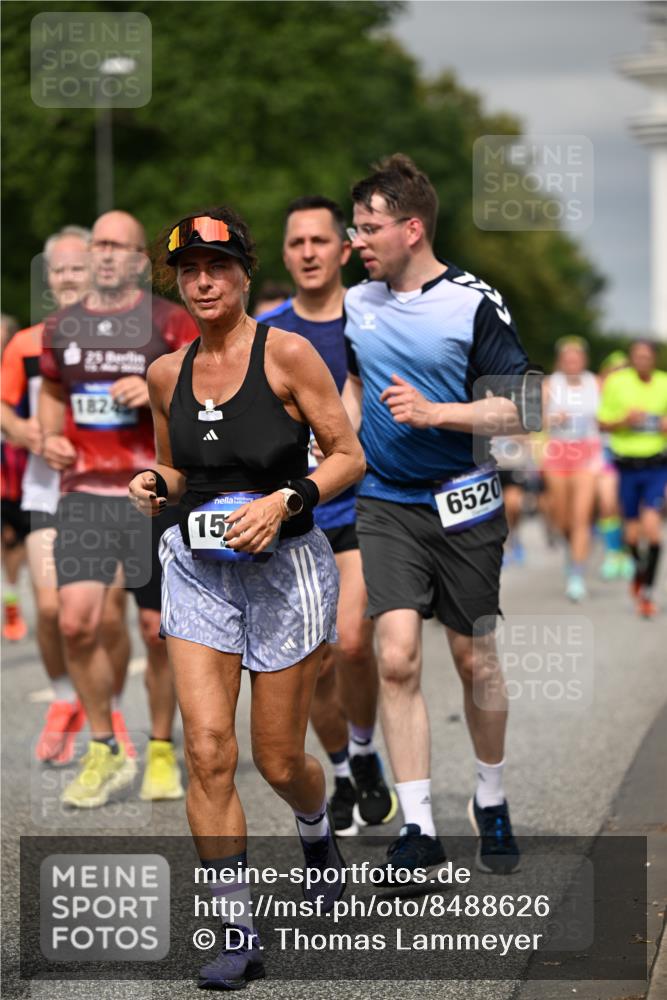 29.06.2025 - hella hamburg halbmarathon Dr. Thomas Lammeyer http://msf.ph/oto/8488626 29.06.2025 10:21:28 Kennedybrücke 1083, 1137, 1156, 1795, 2225, 2259, 2860, 2908, 3210, 3464, 3466, 3802, 3803, 4852, 5390, 5929, 5930, 5995, 6126, 6128, 6254, 6336, 6352, 6520, 6522, 6786, 7011, 7114, 7115, 7291, 7945, 8210, 8253, 8309, 8433, 8558, 8895, 9259, 9400, 9647, 9848, 10460, 10592, 10620, 10735 meine-sportfotos.de