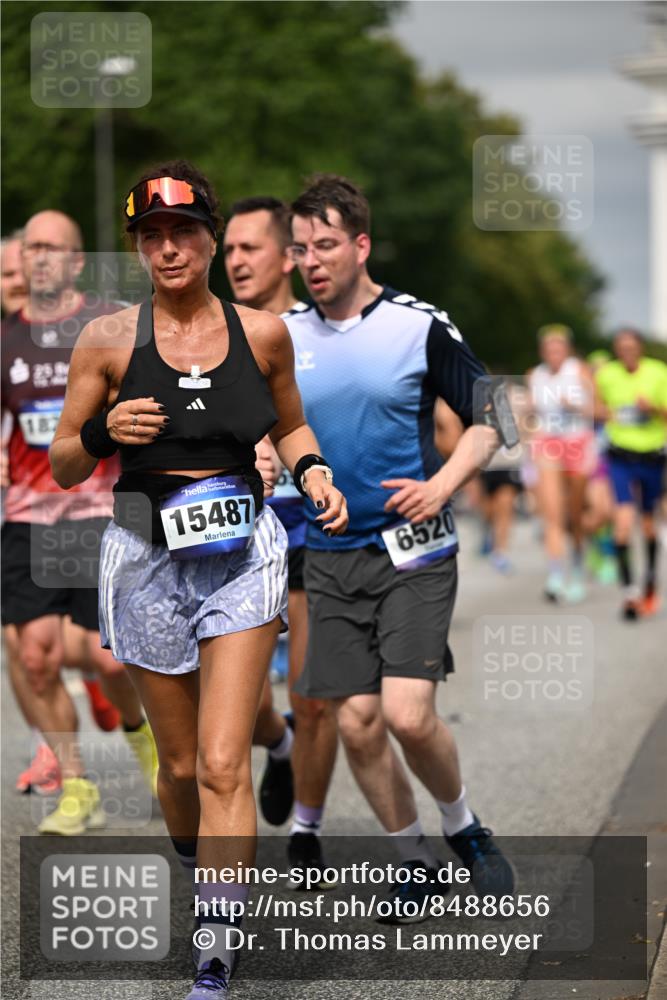 29.06.2025 - hella hamburg halbmarathon Dr. Thomas Lammeyer http://msf.ph/oto/8488656 29.06.2025 10:21:28 Kennedybrücke 1083, 1137, 1156, 1795, 2225, 2259, 2860, 2908, 3210, 3464, 3466, 3802, 3803, 4852, 5390, 5929, 5930, 5995, 6126, 6128, 6254, 6336, 6352, 6520, 6522, 6786, 7011, 7114, 7115, 7291, 7945, 8210, 8253, 8309, 8433, 8558, 8895, 9259, 9400, 9647, 9848, 10460, 10592, 10620, 10735 meine-sportfotos.de
