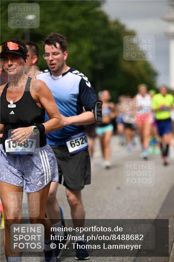 29.06.2025 - hella hamburg halbmarathon Dr. Thomas Lammeyer http://msf.ph/oto/8488682 29.06.2025 10:21:29 Kennedybrücke 1083, 1137, 1156, 1795, 2225, 2259, 2860, 2908, 3210, 3464, 3466, 3802, 3803, 4852, 5390, 5929, 5930, 5995, 6126, 6128, 6254, 6336, 6352, 6520, 6522, 6786, 7011, 7114, 7115, 7291, 7945, 8210, 8253, 8309, 8351, 8433, 8558, 8895, 9259, 9400, 9647, 9848, 10460, 10592, 10620 meine-sportfotos.de