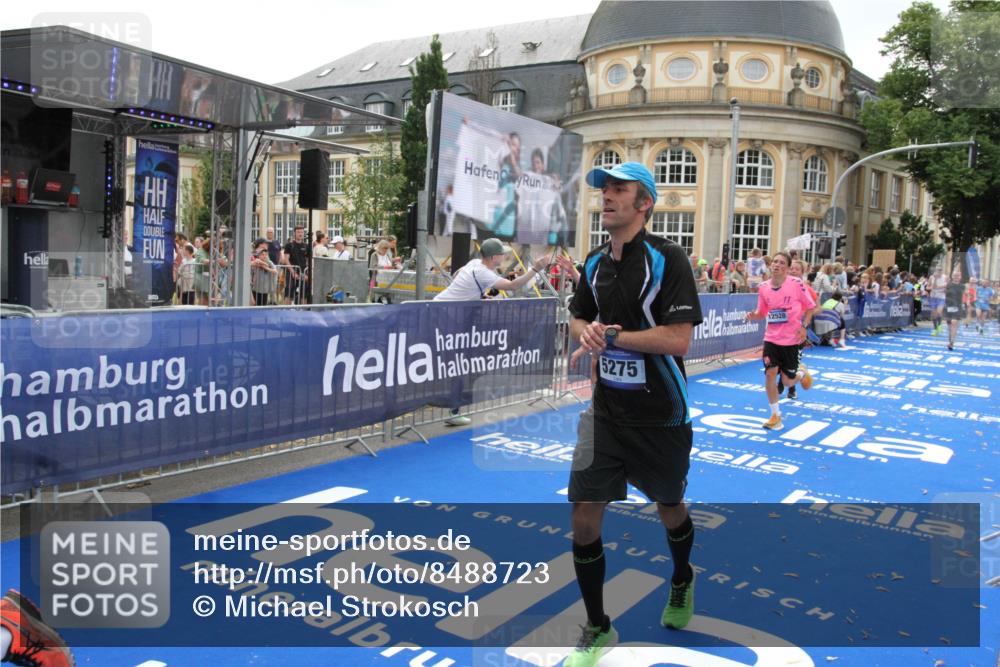29.06.2025 - hella hamburg halbmarathon Michael Strokosch http://msf.ph/oto/8488723 29.06.2025 10:44:24 Ziel 1220, 1413, 1415, 1902, 5275, 7191, 8722, 9444, 12528, 16547, 16803, 16893, 18806 meine-sportfotos.de