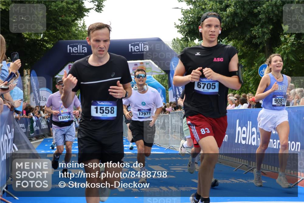 29.06.2025 - hella hamburg halbmarathon Strokosch-Dieckow http://msf.ph/oto/8488798 29.06.2025 10:44:02 Ziel 1391, 1558, 2816, 3021, 4981, 5231, 6705, 8063, 8900, 9081, 9633, 10193, 10596, 10930, 11346, 12438, 13123, 15383, 16506, 16648, 16697, 17516, 17748, 17977, 18004 meine-sportfotos.de