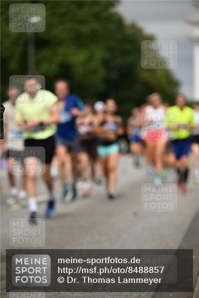 29.06.2025 - hella hamburg halbmarathon Dr. Thomas Lammeyer http://msf.ph/oto/8488857 29.06.2025 10:21:29 Kennedybrücke 1083, 1137, 1156, 1795, 2225, 2259, 2860, 2908, 3210, 3464, 3466, 3802, 3803, 4852, 5390, 5929, 5930, 5995, 6126, 6128, 6254, 6336, 6352, 6520, 6522, 6786, 7011, 7114, 7115, 7291, 7945, 8210, 8253, 8309, 8351, 8433, 8558, 8895, 9259, 9400, 9647, 9848, 10460, 10592, 10620 meine-sportfotos.de