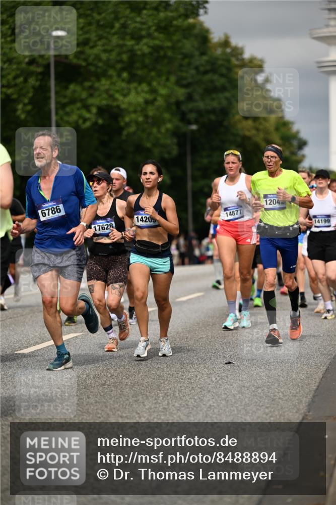 29.06.2025 - hella hamburg halbmarathon Dr. Thomas Lammeyer http://msf.ph/oto/8488894 29.06.2025 10:21:30 Kennedybrücke 1083, 1137, 1156, 1204, 1795, 2225, 2259, 2860, 2908, 3210, 3464, 3466, 3802, 3803, 4852, 5390, 5929, 5930, 5995, 6126, 6128, 6254, 6336, 6352, 6520, 6522, 6786, 7011, 7114, 7115, 7291, 7945, 8210, 8253, 8309, 8351, 8433, 8558, 8895, 9259, 9400, 9647, 9848, 10460, 10592, 10620 meine-sportfotos.de