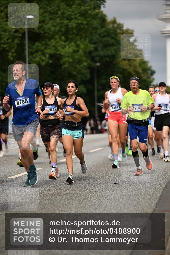 29.06.2025 - hella hamburg halbmarathon Dr. Thomas Lammeyer http://msf.ph/oto/8488900 29.06.2025 10:21:30 Kennedybrücke 1083, 1137, 1156, 1204, 1795, 2225, 2259, 2860, 2908, 3210, 3464, 3466, 3802, 3803, 4852, 5390, 5929, 5930, 5995, 6126, 6128, 6254, 6336, 6352, 6520, 6522, 6786, 7011, 7114, 7115, 7291, 7945, 8210, 8253, 8309, 8351, 8433, 8558, 8895, 9259, 9400, 9647, 9848, 10460, 10592, 10620 meine-sportfotos.de