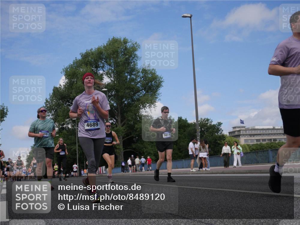 29.06.2025 - hella hamburg halbmarathon Luisa Fischer http://msf.ph/oto/8489120 29.06.2025 11:26:51 Kennedybrücke 38, 3757, 4689, 5656, 5614, 3757, 4038, 4689, 5614, 5656, 9728 meine-sportfotos.de