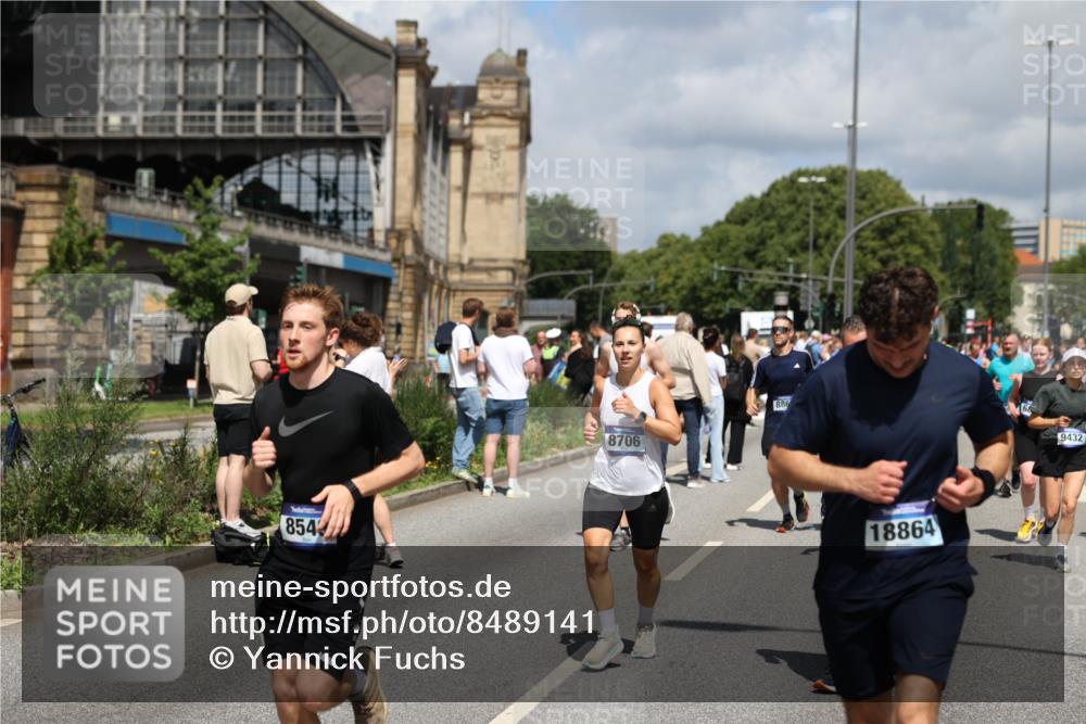 29.06.2025 - hella hamburg halbmarathon Yannick Fuchs http://msf.ph/oto/8489141 29.06.2025 11:36:51 20KM 1118, 2534, 3432, 3653, 3873, 3883, 4618, 5564, 5847, 5849, 5876, 6088, 6363, 6806, 6866, 6876, 7118, 7119, 7506, 7575, 7576, 7661, 8198, 8300, 8301, 8549, 8612, 8706, 8865, 8866, 9432, 9495, 10083, 10696, 11229, 11242, 11550, 11826, 13330, 13406, 14096, 14558, 14608, 14851, 14915, 15106, 15452, 15453, 15617, 15618, 16388, 16582, 16706, 16916, 17041, 17684, 18269, 18864 meine-sportfotos.de