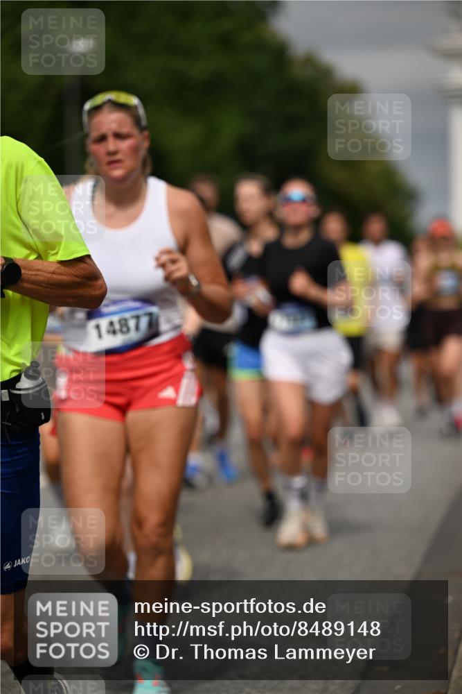 29.06.2025 - hella hamburg halbmarathon Dr. Thomas Lammeyer http://msf.ph/oto/8489148 29.06.2025 10:21:35 Kennedybrücke 1083, 1137, 1156, 1204, 1749, 1795, 2225, 2259, 2860, 2908, 3210, 3292, 3464, 3466, 3802, 3803, 4218, 4852, 5929, 5930, 5995, 6254, 6336, 6352, 6520, 6786, 7011, 7258, 7291, 7945, 8210, 8253, 8309, 8351, 8433, 8558, 9400, 9647, 9848, 10460, 10620 meine-sportfotos.de