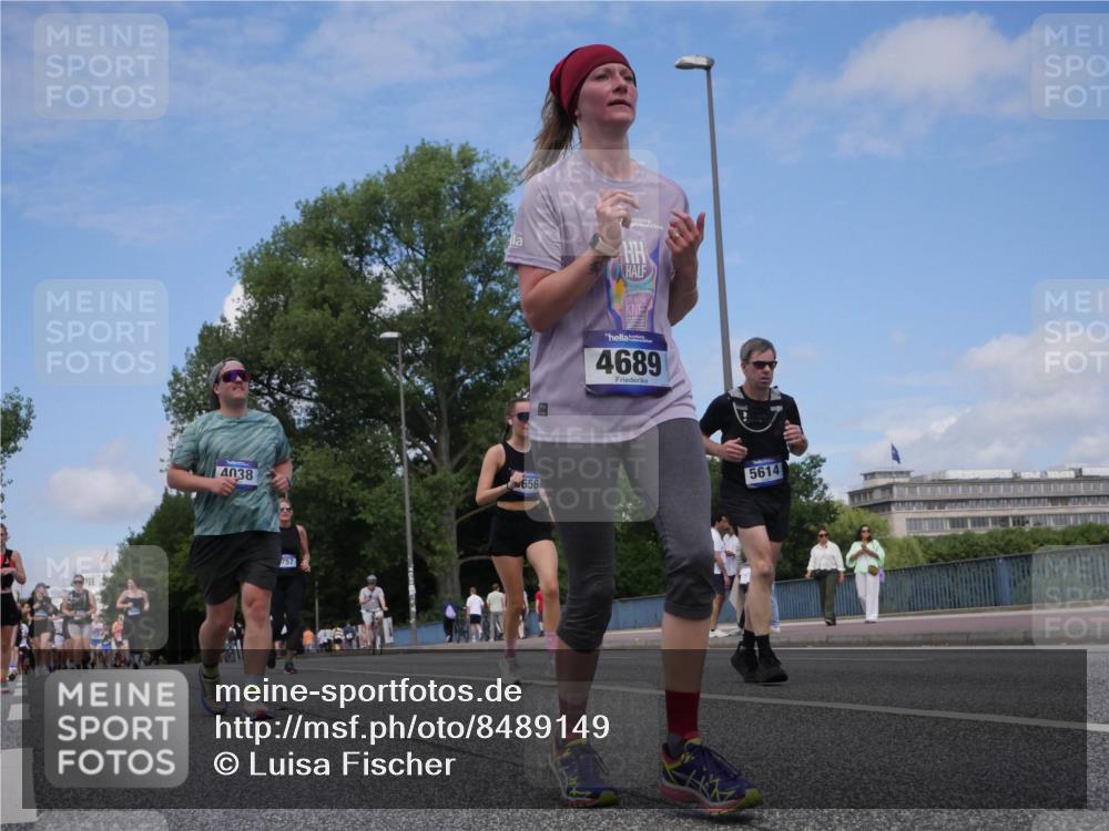 29.06.2025 - hella hamburg halbmarathon Luisa Fischer http://msf.ph/oto/8489149 29.06.2025 11:26:52 Kennedybrücke 4038, 757, 656, 4689, 5614, 3757, 4038, 4689, 5614, 5656, 9728 meine-sportfotos.de