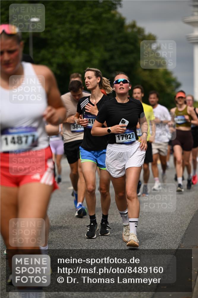 29.06.2025 - hella hamburg halbmarathon Dr. Thomas Lammeyer http://msf.ph/oto/8489160 29.06.2025 10:21:35 Kennedybrücke 1083, 1137, 1156, 1204, 1749, 1795, 2225, 2259, 2860, 2908, 3210, 3292, 3464, 3466, 3802, 3803, 4218, 4852, 5929, 5930, 5995, 6254, 6336, 6352, 6520, 6786, 7011, 7258, 7291, 7945, 8210, 8253, 8309, 8351, 8433, 8558, 9400, 9647, 9848, 10460, 10620 meine-sportfotos.de