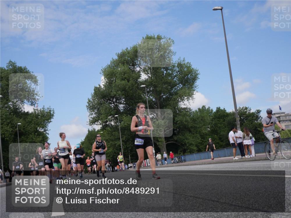 29.06.2025 - hella hamburg halbmarathon Luisa Fischer http://msf.ph/oto/8489291 29.06.2025 11:26:58 Kennedybrücke 1873, 14030, 16849, 022, 8653, 3757, 3758, 4038, 5614, 6221, 8653 meine-sportfotos.de