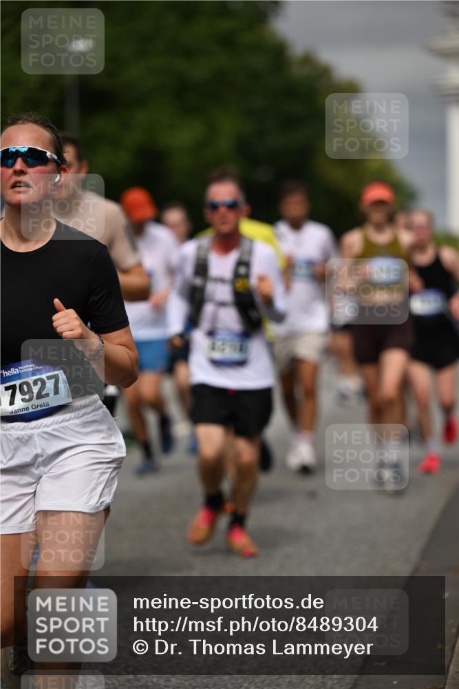 29.06.2025 - hella hamburg halbmarathon Dr. Thomas Lammeyer http://msf.ph/oto/8489304 29.06.2025 10:21:37 Kennedybrücke 1015, 1083, 1156, 1204, 1274, 1749, 1795, 2225, 2259, 2860, 3210, 3292, 3464, 3466, 3802, 3803, 4218, 4852, 5929, 5930, 6254, 6336, 6352, 6520, 6786, 7011, 7258, 7291, 7945, 8210, 8253, 8309, 8351, 8433, 8558, 8607, 9400, 9647, 9848, 10460, 10620, 10677 meine-sportfotos.de