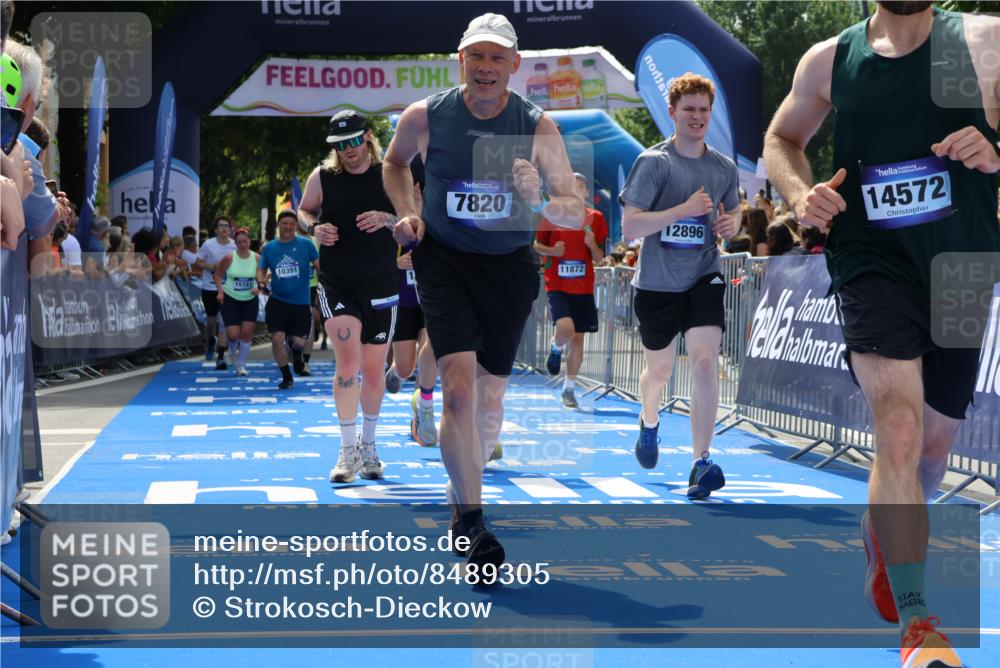 29.06.2025 - hella hamburg halbmarathon Strokosch-Dieckow http://msf.ph/oto/8489305 29.06.2025 11:30:10 Ziel 1148, 3029, 3050, 3600, 3601, 4111, 5110, 6724, 7820, 8687, 8688, 9217, 10391, 10826, 10921, 11872, 11984, 12062, 12126, 12652, 12896, 13045, 14433, 14572, 16447, 17742 meine-sportfotos.de