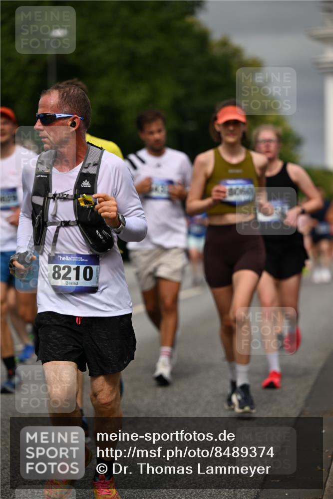 29.06.2025 - hella hamburg halbmarathon Dr. Thomas Lammeyer http://msf.ph/oto/8489374 29.06.2025 10:21:38 Kennedybrücke 1015, 1083, 1156, 1204, 1274, 1458, 1749, 1795, 2225, 2259, 2860, 3210, 3292, 3464, 3466, 3802, 3803, 4218, 4852, 5929, 5930, 6254, 6336, 6352, 6520, 6786, 7011, 7258, 7291, 7945, 8210, 8253, 8309, 8351, 8433, 8558, 8607, 9400, 9647, 9848, 10460, 10620, 10677 meine-sportfotos.de