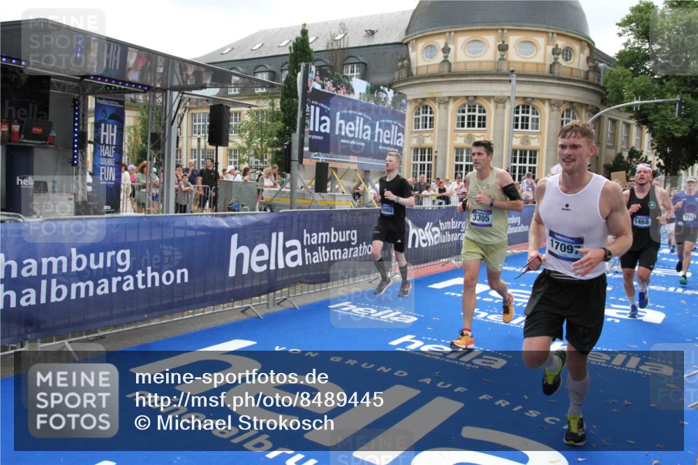 29.06.2025 - hella hamburg halbmarathon Michael Strokosch http://msf.ph/oto/8489445 29.06.2025 10:44:38 Ziel 1468, 1782, 2365, 2402, 3305, 4991, 5476, 6490, 6495, 7322, 7710, 10669, 12711, 14351, 14464, 14798, 14816, 15862, 16224, 17097, 18107, 18464, 18539, 18560, 18765, 18868, 19206 meine-sportfotos.de