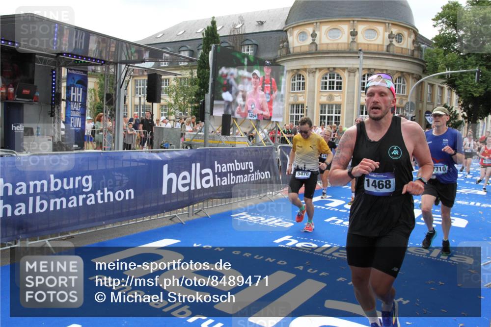 29.06.2025 - hella hamburg halbmarathon Michael Strokosch http://msf.ph/oto/8489471 29.06.2025 10:44:40 Ziel 1468, 1782, 2365, 2402, 3305, 4991, 5476, 6490, 6495, 7710, 10669, 12711, 14351, 14798, 14816, 15862, 16224, 17097, 18107, 18437, 18464, 18539, 18560, 18868, 19206 meine-sportfotos.de