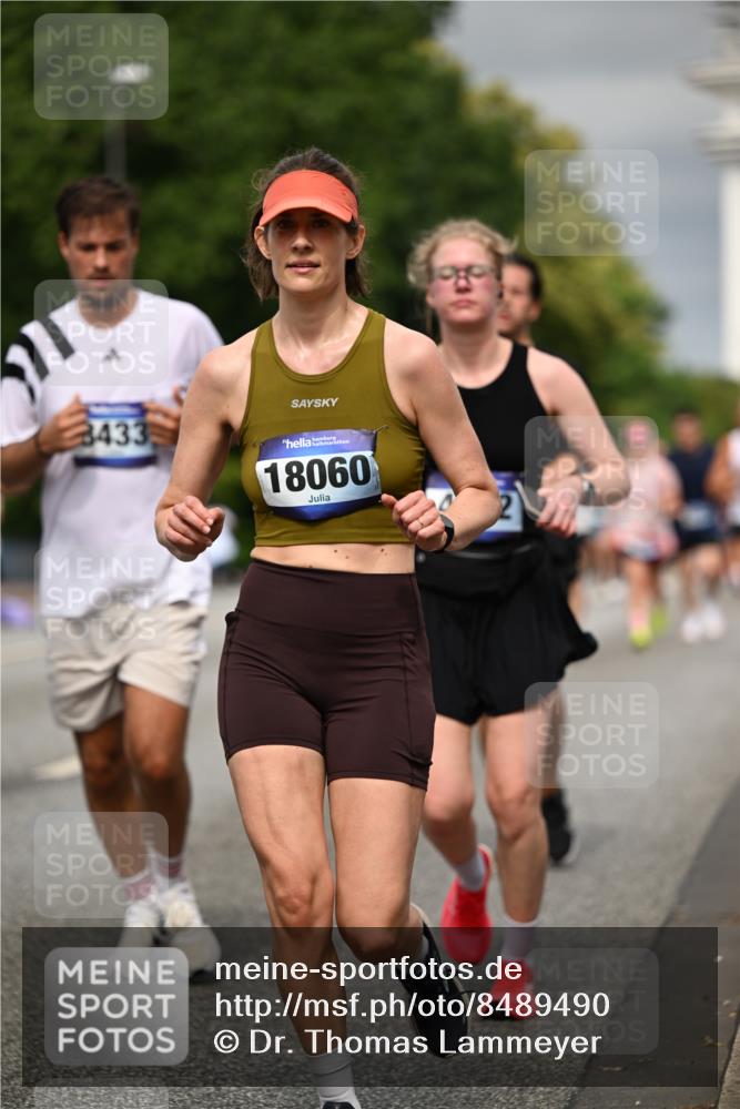 29.06.2025 - hella hamburg halbmarathon Dr. Thomas Lammeyer http://msf.ph/oto/8489490 29.06.2025 10:21:39 Kennedybrücke 1015, 1083, 1156, 1204, 1274, 1458, 1749, 1795, 2225, 2259, 2860, 3138, 3210, 3292, 3464, 3466, 3802, 3803, 4218, 4852, 5929, 5930, 6254, 6336, 6352, 6520, 6786, 7011, 7258, 7291, 7945, 8210, 8253, 8309, 8351, 8433, 8607, 9400, 9647, 9848, 10460, 10620, 10677, 11372 meine-sportfotos.de