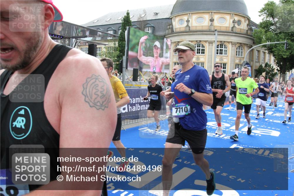29.06.2025 - hella hamburg halbmarathon Michael Strokosch http://msf.ph/oto/8489496 29.06.2025 10:44:40 Ziel 1468, 1782, 2365, 2402, 3305, 4991, 5476, 6490, 6495, 7710, 10669, 12711, 14351, 14798, 14816, 15862, 16224, 17097, 18107, 18437, 18464, 18539, 18560, 18868, 19206 meine-sportfotos.de