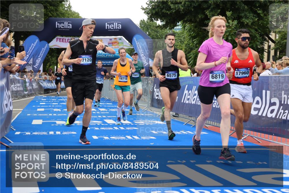 29.06.2025 - hella hamburg halbmarathon Strokosch-Dieckow http://msf.ph/oto/8489504 29.06.2025 10:45:10 Ziel 2188, 2270, 3917, 4997, 6054, 6375, 6575, 6819, 7087, 9302, 9710, 10064, 10313, 10741, 12783, 13919, 15365, 15563, 15636, 15651, 15741, 15760, 16513, 16685, 16689, 17120, 17960, 18346, 18718 meine-sportfotos.de