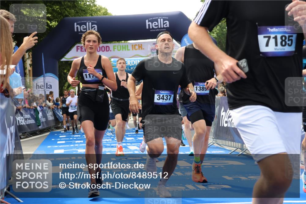 29.06.2025 - hella hamburg halbmarathon Strokosch-Dieckow http://msf.ph/oto/8489512 29.06.2025 10:43:48 Ziel 1976, 3437, 3697, 3907, 5624, 5692, 6903, 6991, 7185, 8145, 9043, 9159, 9374, 10493, 11153, 11778, 11809, 11848, 12438, 12966, 13897, 14201, 14210, 14861, 15512, 16062, 16105, 16549, 17376, 17403, 18650, 18678, 19090 meine-sportfotos.de
