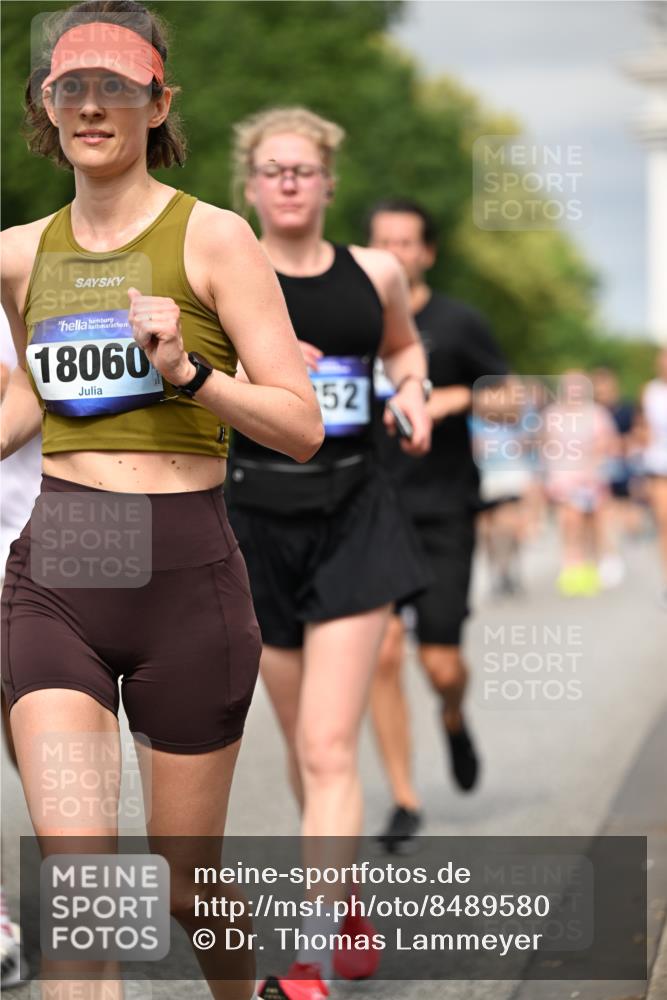 29.06.2025 - hella hamburg halbmarathon Dr. Thomas Lammeyer http://msf.ph/oto/8489580 29.06.2025 10:21:40 Kennedybrücke 1015, 1083, 1156, 1204, 1274, 1458, 1622, 1749, 1795, 2259, 3138, 3210, 3292, 3464, 3466, 3802, 3803, 4218, 4852, 5929, 5930, 6254, 6336, 6352, 6520, 6786, 7011, 7258, 7291, 7945, 8210, 8309, 8351, 8433, 8607, 9400, 9848, 10460, 10509, 10620, 10677, 11372 meine-sportfotos.de