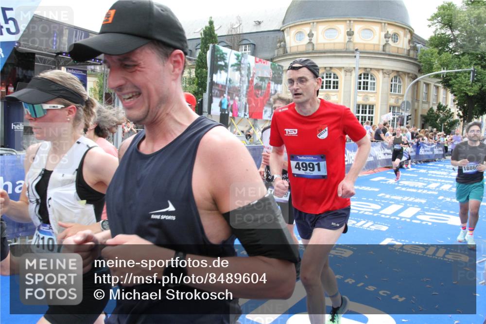 29.06.2025 - hella hamburg halbmarathon Michael Strokosch http://msf.ph/oto/8489604 29.06.2025 10:44:44 Ziel 1782, 4270, 4991, 6490, 10669, 12711, 14351, 14798, 14816, 15185, 15233, 16224, 17251, 18107, 18437, 18464, 18560, 18868, 19206 meine-sportfotos.de