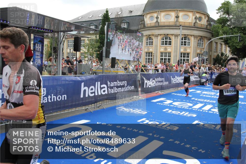 29.06.2025 - hella hamburg halbmarathon Michael Strokosch http://msf.ph/oto/8489633 29.06.2025 10:44:45 Ziel 1782, 2970, 4270, 4991, 6490, 10669, 14816, 15185, 15233, 16224, 17251, 18107, 18437, 18464, 18560, 18868, 19206 meine-sportfotos.de