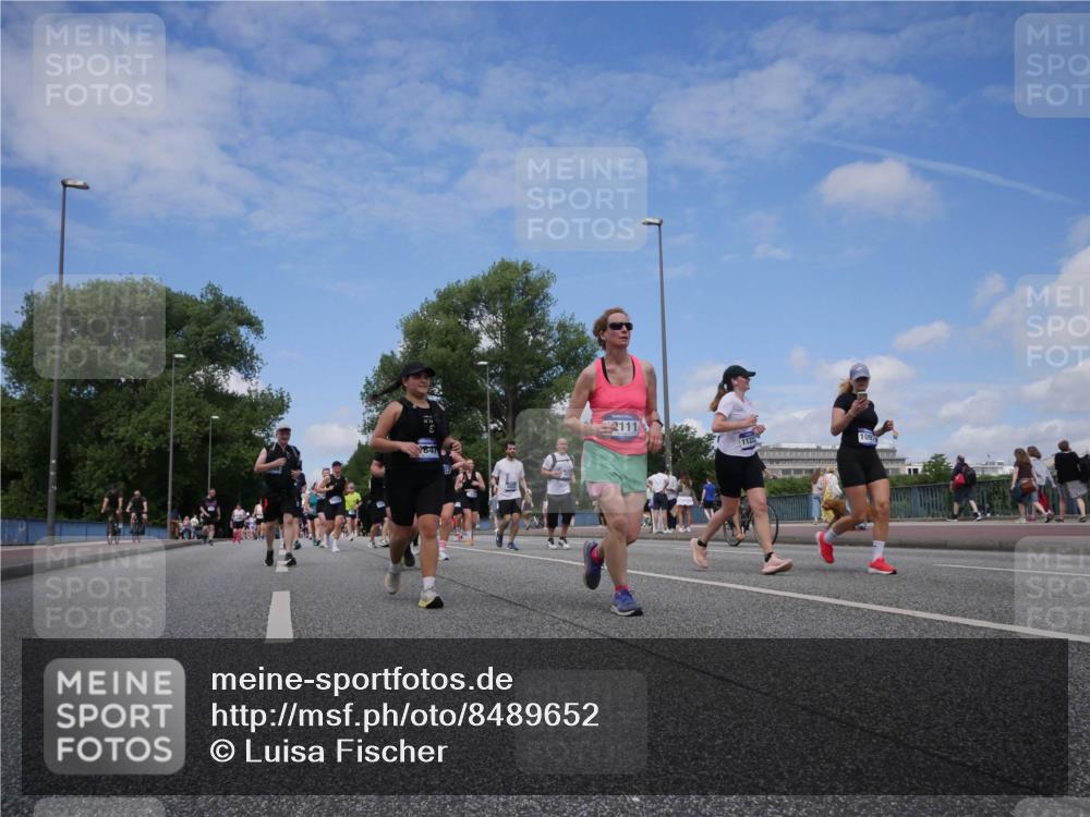 29.06.2025 - hella hamburg halbmarathon Luisa Fischer http://msf.ph/oto/8489652 29.06.2025 11:27:18 Kennedybrücke 647, 2111, 112, 109, 1551, 2597, 2663, 2765, 5030, 5031, 5105, 5984, 6557, 7434, 8671 meine-sportfotos.de