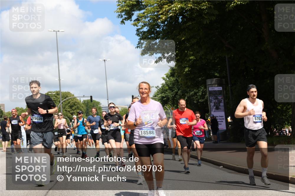 29.06.2025 - hella hamburg halbmarathon Yannick Fuchs http://msf.ph/oto/8489703 29.06.2025 11:37:08 20KM 1337, 1465, 1721, 2299, 3246, 3883, 4271, 4618, 5229, 5249, 5703, 6088, 6866, 6876, 7118, 7733, 8048, 8739, 8792, 8865, 8866, 9432, 9495, 10083, 10626, 11087, 11207, 11513, 11514, 11621, 12150, 12382, 12687, 12688, 13030, 13406, 13600, 13602, 14406, 14558, 14725, 14915, 15039, 15106, 15617, 15618, 15992, 16782, 17368, 17666, 18269 meine-sportfotos.de
