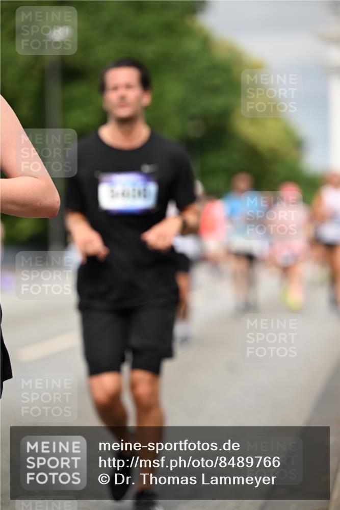 29.06.2025 - hella hamburg halbmarathon Dr. Thomas Lammeyer http://msf.ph/oto/8489766 29.06.2025 10:21:41 Kennedybrücke 1015, 1083, 1156, 1204, 1274, 1458, 1622, 1749, 1795, 2259, 3138, 3210, 3292, 3464, 3466, 3802, 3803, 4218, 4852, 5929, 5930, 6254, 6336, 6352, 6520, 6786, 7011, 7258, 7945, 8210, 8309, 8351, 8433, 8607, 9400, 9848, 10460, 10509, 10620, 10677, 11372 meine-sportfotos.de