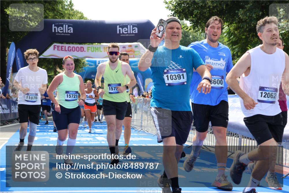 29.06.2025 - hella hamburg halbmarathon Strokosch-Dieckow http://msf.ph/oto/8489787 29.06.2025 11:30:16 Ziel 1148, 3029, 3050, 3600, 3601, 4111, 5783, 5806, 6724, 7820, 8031, 9188, 10391, 10826, 11076, 11111, 11872, 12062, 12126, 12652, 12896, 14644, 14649, 15721, 15722, 15983, 16447, 17714, 17742 meine-sportfotos.de