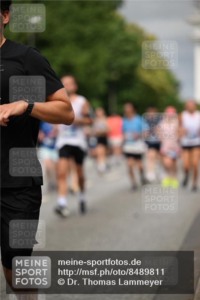 29.06.2025 - hella hamburg halbmarathon Dr. Thomas Lammeyer http://msf.ph/oto/8489811 29.06.2025 10:21:42 Kennedybrücke 1015, 1156, 1204, 1274, 1458, 1622, 1749, 1795, 2259, 2931, 3138, 3210, 3292, 3464, 3466, 3802, 3803, 4218, 4852, 5929, 5930, 6254, 6336, 6352, 6786, 7011, 7258, 7945, 8210, 8309, 8351, 8433, 8607, 9400, 9848, 10460, 10509, 10620, 10677, 11372 meine-sportfotos.de