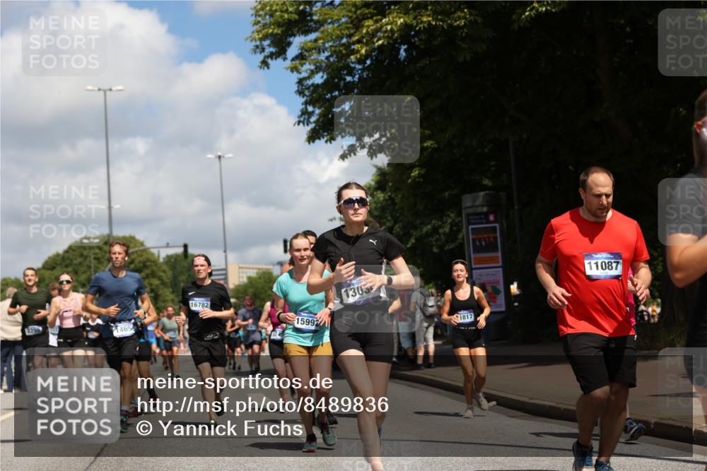 29.06.2025 - hella hamburg halbmarathon Yannick Fuchs http://msf.ph/oto/8489836 29.06.2025 11:37:10 20KM 1337, 1465, 1685, 1721, 2299, 2572, 3246, 3883, 4271, 4618, 4756, 5229, 5249, 5703, 6088, 6866, 6876, 7733, 8048, 8739, 8792, 8865, 8866, 9331, 9432, 9495, 10083, 10626, 10627, 11087, 11207, 11513, 11514, 11621, 11816, 11817, 12150, 12382, 12625, 12687, 12688, 13030, 13195, 13406, 13577, 13600, 13602, 14406, 14516, 14517, 14558, 14725, 14915, 15039, 15106, 15617, 15618, 15992, 16559, 16782, 17368, 17666, 18269 meine-sportfotos.de