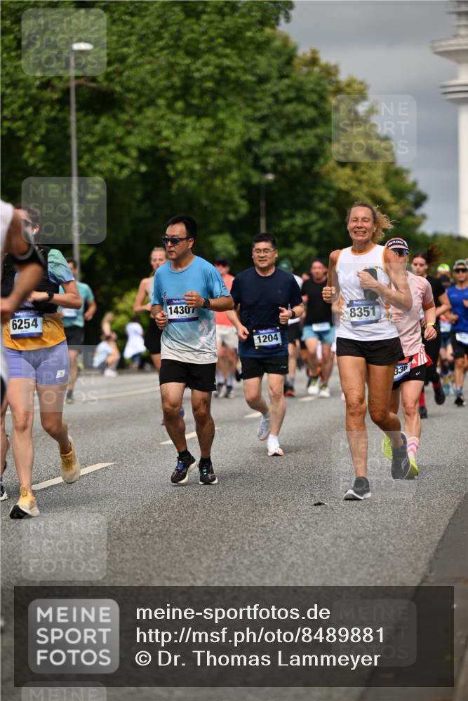 29.06.2025 - hella hamburg halbmarathon Dr. Thomas Lammeyer http://msf.ph/oto/8489881 29.06.2025 10:21:44 Kennedybrücke 1015, 1156, 1204, 1274, 1458, 1622, 1749, 1795, 2094, 2259, 2931, 3138, 3292, 3464, 3466, 3802, 3803, 4218, 4852, 5929, 5930, 6254, 6336, 6352, 6786, 7011, 7258, 7945, 8210, 8351, 8433, 8607, 9400, 9848, 10460, 10509, 10620, 10677, 11372 meine-sportfotos.de