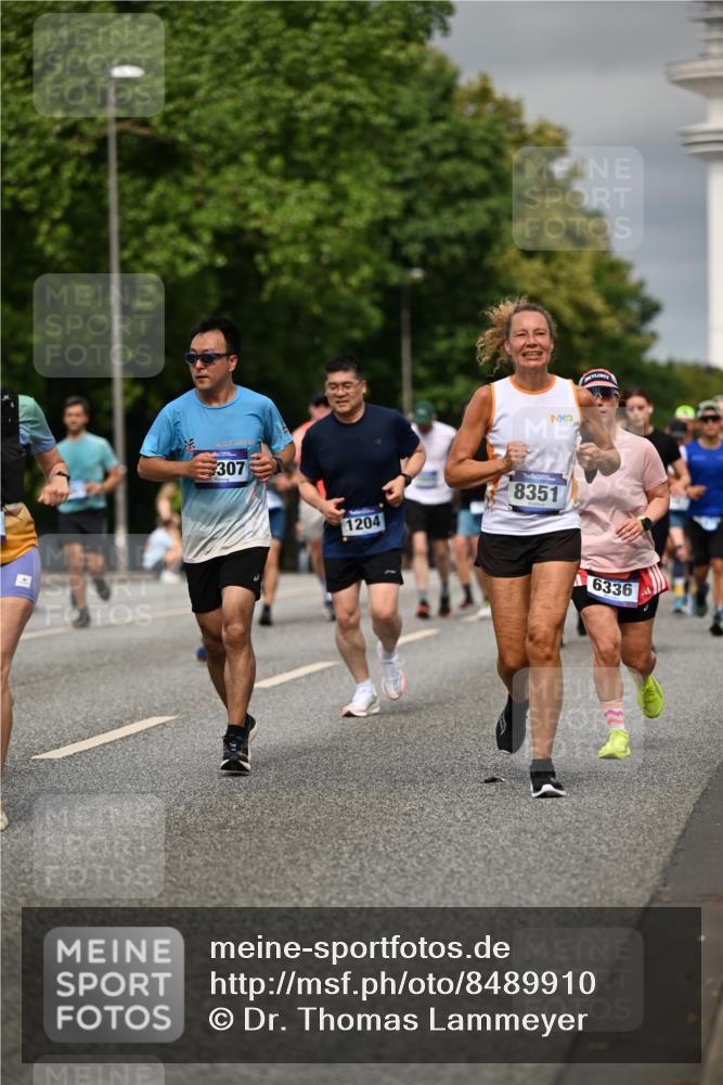 29.06.2025 - hella hamburg halbmarathon Dr. Thomas Lammeyer http://msf.ph/oto/8489910 29.06.2025 10:21:44 Kennedybrücke 1015, 1156, 1204, 1274, 1458, 1622, 1749, 1795, 2094, 2259, 2931, 3138, 3292, 3464, 3466, 3802, 3803, 4218, 4852, 5929, 5930, 6254, 6336, 6352, 6786, 7011, 7258, 7945, 8210, 8351, 8433, 8607, 9400, 9848, 10460, 10509, 10620, 10677, 11372 meine-sportfotos.de