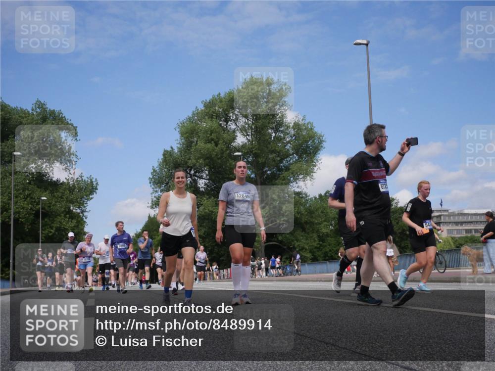 29.06.2025 - hella hamburg halbmarathon Luisa Fischer http://msf.ph/oto/8489914 29.06.2025 11:27:37 Kennedybrücke 9502, 12849, 872, 541, 1089, 1091, 1397, 1765, 2544, 5278, 5982, 8725, 9502, 9504, 10503, 10504, 10749 meine-sportfotos.de
