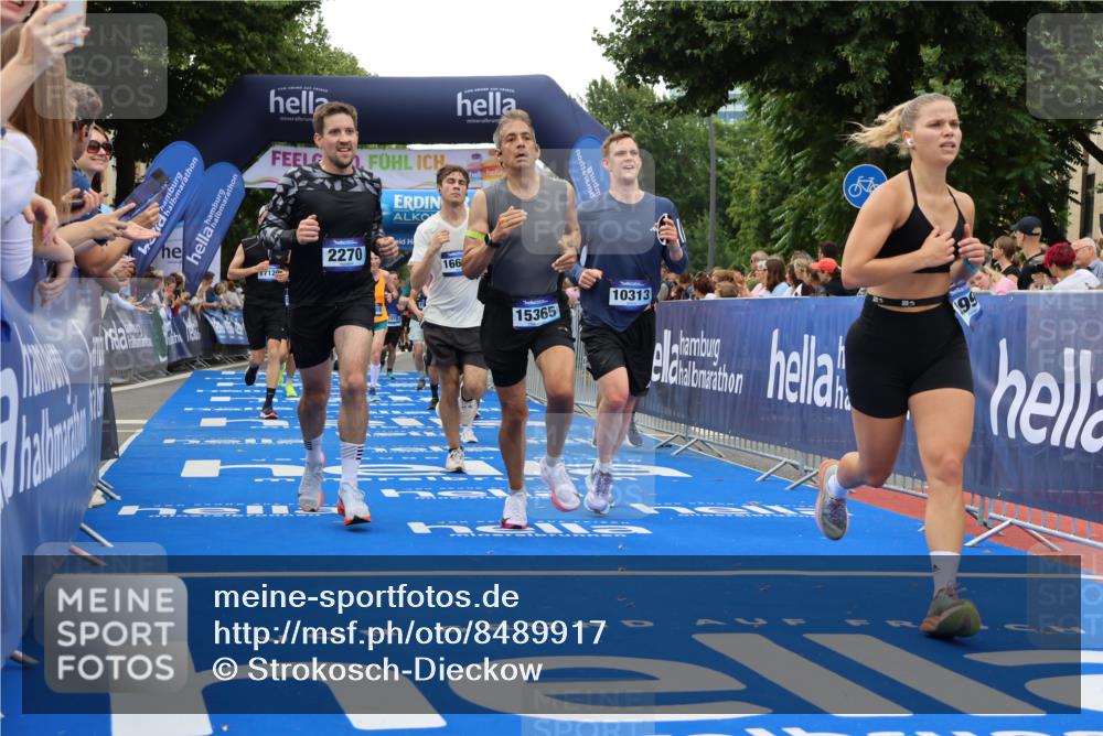29.06.2025 - hella hamburg halbmarathon Strokosch-Dieckow http://msf.ph/oto/8489917 29.06.2025 10:45:07 Ziel 1171, 2270, 3917, 4997, 6054, 6266, 6375, 6575, 6819, 7087, 7709, 7843, 9302, 9710, 10313, 10741, 11688, 12783, 13919, 15334, 15365, 15636, 15651, 15760, 16513, 16685, 16689, 17120, 17381, 17960, 18346, 18718 meine-sportfotos.de