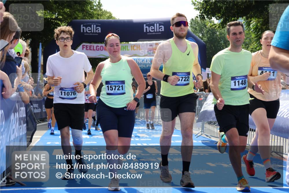 29.06.2025 - hella hamburg halbmarathon Strokosch-Dieckow http://msf.ph/oto/8489919 29.06.2025 11:30:17 Ziel 1148, 3029, 3050, 3600, 3601, 4111, 5783, 5806, 6724, 7820, 8031, 9183, 9188, 10391, 11076, 11111, 11872, 12062, 12126, 12652, 12896, 14644, 14649, 15155, 15721, 15722, 15983, 16447, 17714, 17742, 18883 meine-sportfotos.de