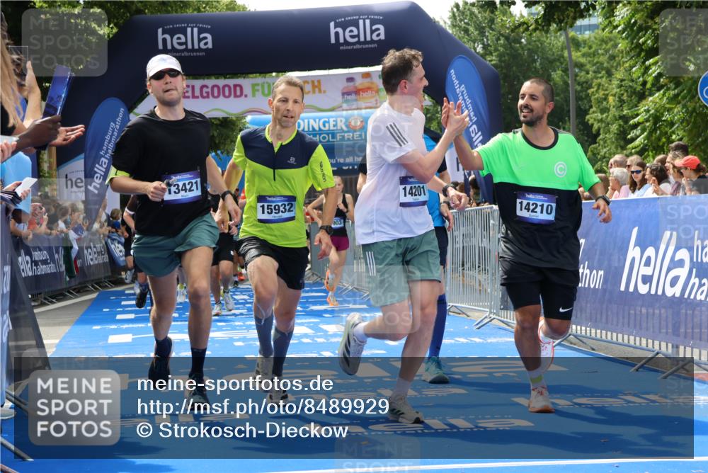 29.06.2025 - hella hamburg halbmarathon Strokosch-Dieckow http://msf.ph/oto/8489929 29.06.2025 10:43:41 Ziel 1976, 3116, 3437, 4318, 6903, 6991, 7185, 9114, 9159, 9374, 11153, 11778, 11848, 13421, 13897, 13996, 14201, 14210, 14690, 15328, 15512, 15932, 16062, 16105, 17912, 18449, 18650, 19090 meine-sportfotos.de