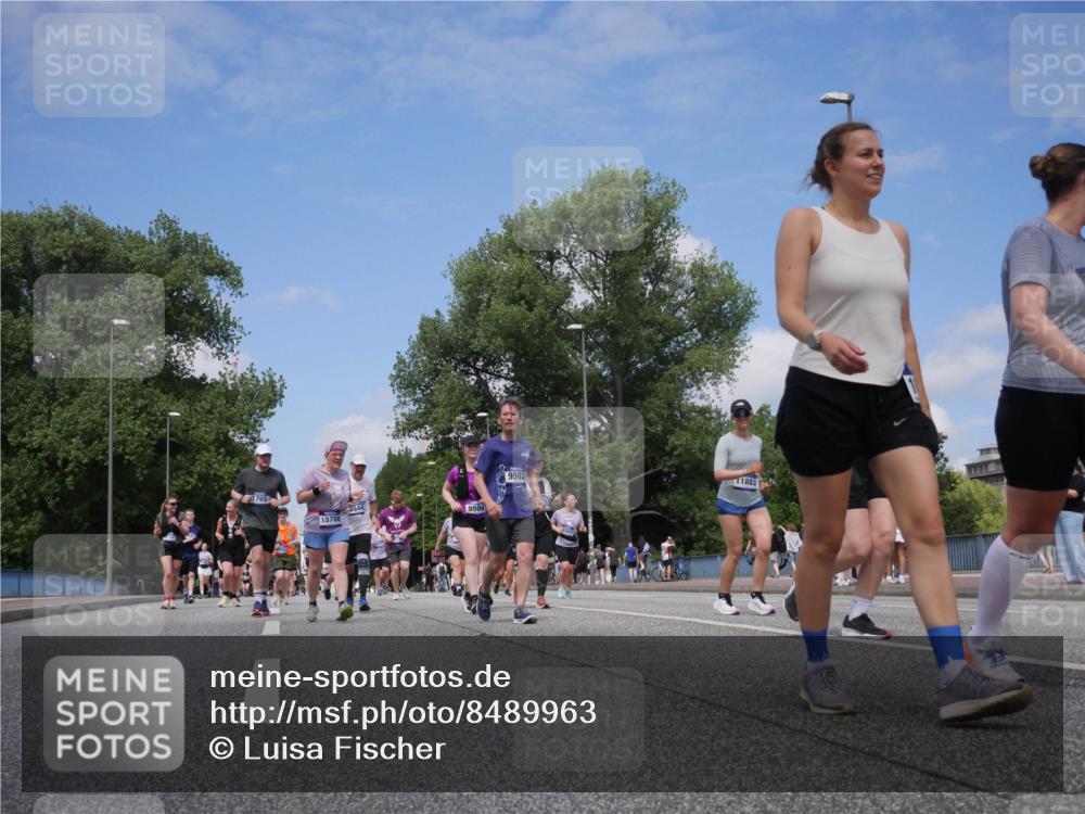 29.06.2025 - hella hamburg halbmarathon Luisa Fischer http://msf.ph/oto/8489963 29.06.2025 11:27:40 Kennedybrücke 1765, 15708, 2544, 9504, 9502, 3501, 1883, 1089, 1091, 1397, 1538, 1765, 2544, 2717, 5982, 6501, 6732, 6733, 8725, 9502, 9504, 10749 meine-sportfotos.de