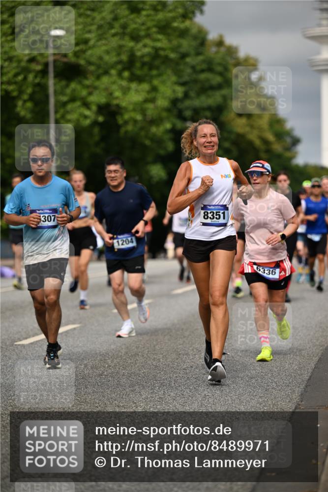 29.06.2025 - hella hamburg halbmarathon Dr. Thomas Lammeyer http://msf.ph/oto/8489971 29.06.2025 10:21:45 Kennedybrücke 1015, 1156, 1204, 1274, 1458, 1622, 1749, 1795, 2094, 2259, 2931, 3138, 3292, 3464, 3466, 3802, 3803, 4218, 4852, 5004, 5929, 5930, 6254, 6336, 6352, 7011, 7258, 7945, 8210, 8351, 8433, 8607, 9400, 9848, 10460, 10509, 10620, 10677, 11275, 11372 meine-sportfotos.de