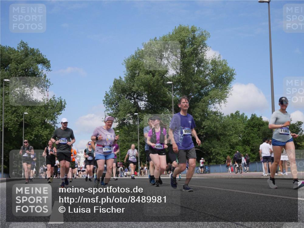 29.06.2025 - hella hamburg halbmarathon Luisa Fischer http://msf.ph/oto/8489981 29.06.2025 11:27:41 Kennedybrücke 1765, 1538, 15708, 9504, 7, 9502, 11883, 1089, 1091, 1397, 1538, 1765, 2544, 2717, 5982, 6501, 6732, 6733, 8725, 9502, 9504, 10749 meine-sportfotos.de
