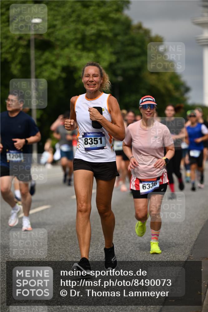 29.06.2025 - hella hamburg halbmarathon Dr. Thomas Lammeyer http://msf.ph/oto/8490073 29.06.2025 10:21:46 Kennedybrücke 1015, 1156, 1204, 1274, 1458, 1622, 1749, 1795, 2094, 2259, 2931, 3138, 3292, 3464, 3802, 3803, 4218, 4852, 5002, 5004, 5929, 5930, 6254, 6336, 6352, 7011, 7258, 7945, 8144, 8210, 8351, 8433, 8607, 9400, 9848, 10460, 10509, 10620, 10677, 11275, 11372 meine-sportfotos.de
