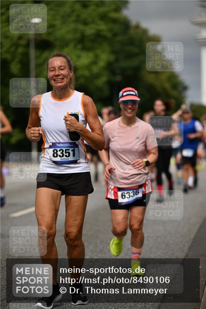 29.06.2025 - hella hamburg halbmarathon Dr. Thomas Lammeyer http://msf.ph/oto/8490106 29.06.2025 10:21:46 Kennedybrücke 1015, 1156, 1204, 1274, 1458, 1622, 1749, 1795, 2094, 2259, 2931, 3138, 3292, 3464, 3802, 3803, 4218, 4852, 5002, 5004, 5929, 5930, 6254, 6336, 6352, 7011, 7258, 7945, 8144, 8210, 8351, 8433, 8607, 9400, 9848, 10460, 10509, 10620, 10677, 11275, 11372 meine-sportfotos.de