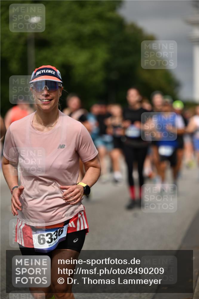 29.06.2025 - hella hamburg halbmarathon Dr. Thomas Lammeyer http://msf.ph/oto/8490209 29.06.2025 10:21:48 Kennedybrücke 1015, 1156, 1204, 1274, 1458, 1554, 1622, 1749, 1795, 2094, 2259, 2931, 3138, 3292, 3802, 3803, 4218, 4852, 5002, 5004, 5929, 5930, 6254, 6336, 6352, 7011, 7258, 7945, 8144, 8210, 8351, 8433, 8607, 9400, 9798, 9848, 10460, 10509, 10620, 10677, 11275, 11372 meine-sportfotos.de