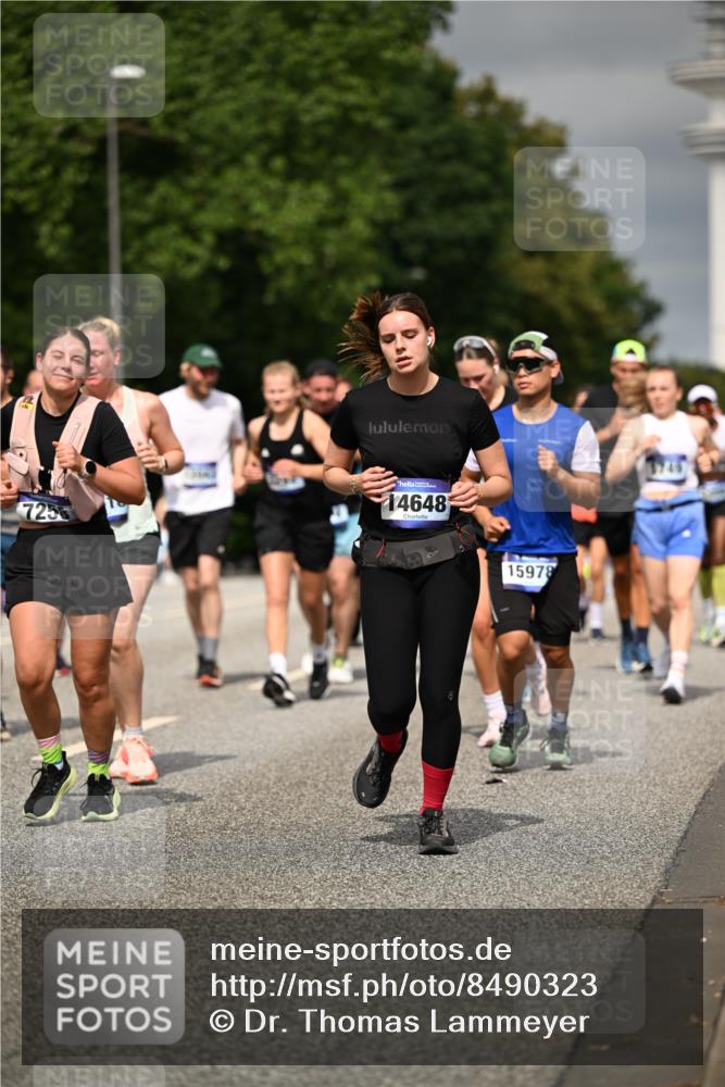29.06.2025 - hella hamburg halbmarathon Dr. Thomas Lammeyer http://msf.ph/oto/8490323 29.06.2025 10:21:49 Kennedybrücke 1015, 1156, 1204, 1274, 1458, 1554, 1622, 1749, 1795, 2094, 2259, 2931, 3138, 3292, 3802, 3803, 4218, 4852, 5002, 5004, 5294, 5930, 6254, 6336, 6352, 7011, 7258, 7945, 8144, 8210, 8351, 8433, 8607, 9400, 9798, 9848, 10460, 10509, 10620, 10677, 11275, 11372 meine-sportfotos.de