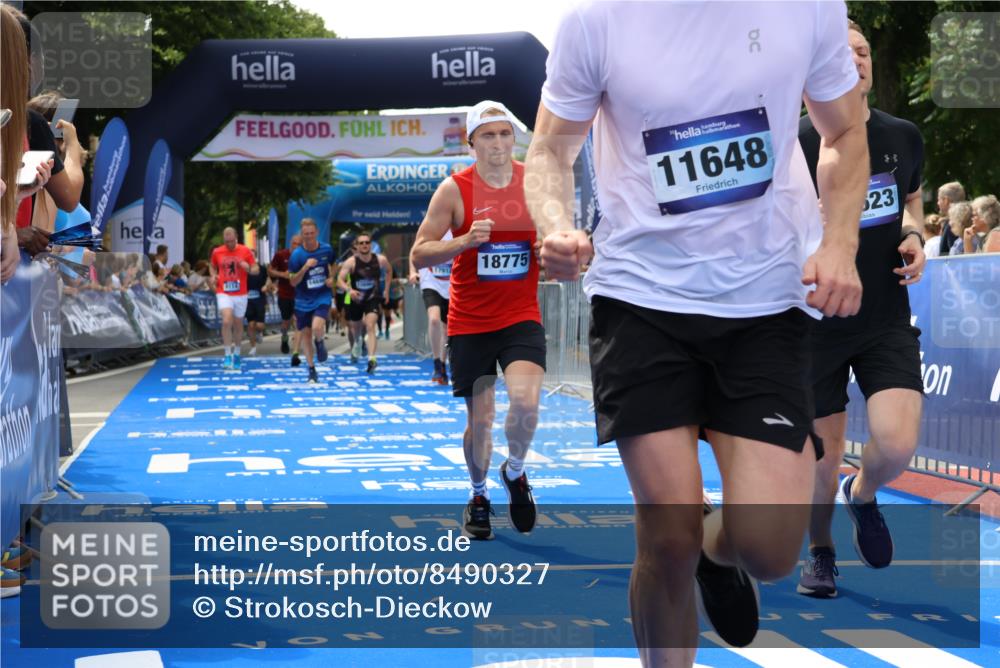 29.06.2025 - hella hamburg halbmarathon Strokosch-Dieckow http://msf.ph/oto/8490327 29.06.2025 10:43:33 Ziel 3116, 3928, 4080, 4318, 5124, 5436, 7635, 9114, 9931, 10246, 11648, 12623, 13421, 13996, 14484, 14690, 15328, 15932, 16338, 17912, 18449, 18513, 18775, 18810, 19229 meine-sportfotos.de