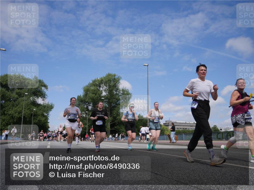 29.06.2025 - hella hamburg halbmarathon Luisa Fischer http://msf.ph/oto/8490336 29.06.2025 11:27:57 Kennedybrücke 4285, 1498, 466, 14982, 6451, 2727, 2729, 3440, 4203, 4285, 4668, 4677, 6451, 8214, 9896, 9897 meine-sportfotos.de